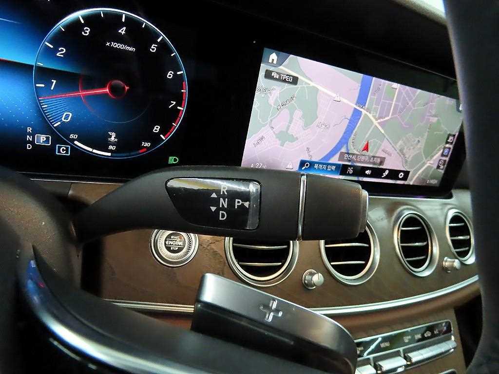 Mercedes Benz E class - Vista 10