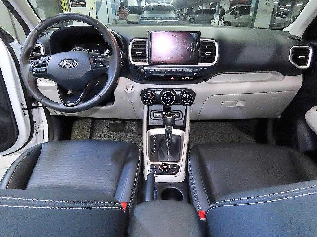 HYUNDAI Venue - Vista 10