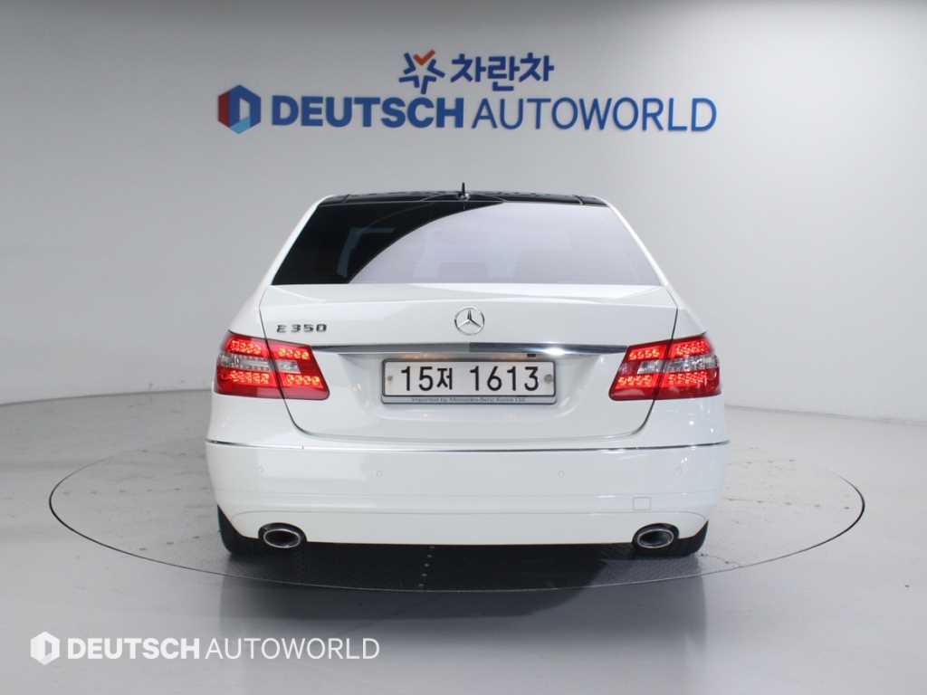 Mercedes Benz E class - Vista 4
