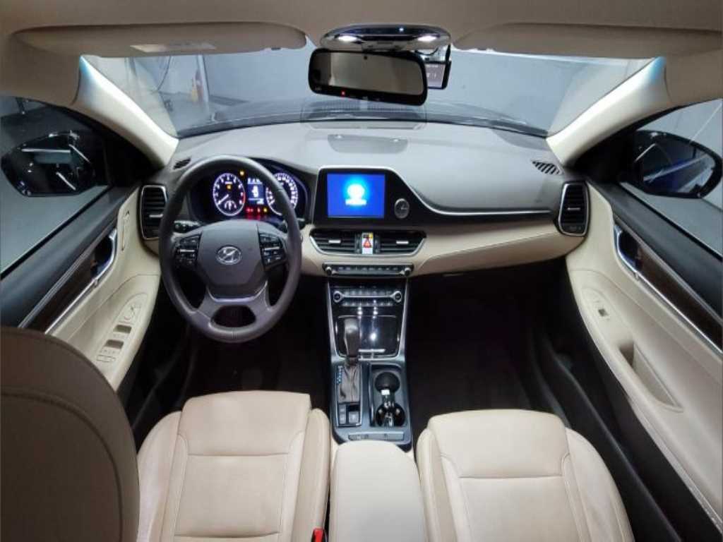 HYUNDAI Grandeur - Vista 5