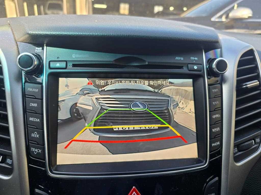 HYUNDAI i30 - Vista 8