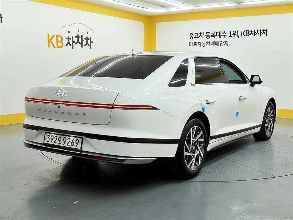 HYUNDAI Grandeur - Vista 4