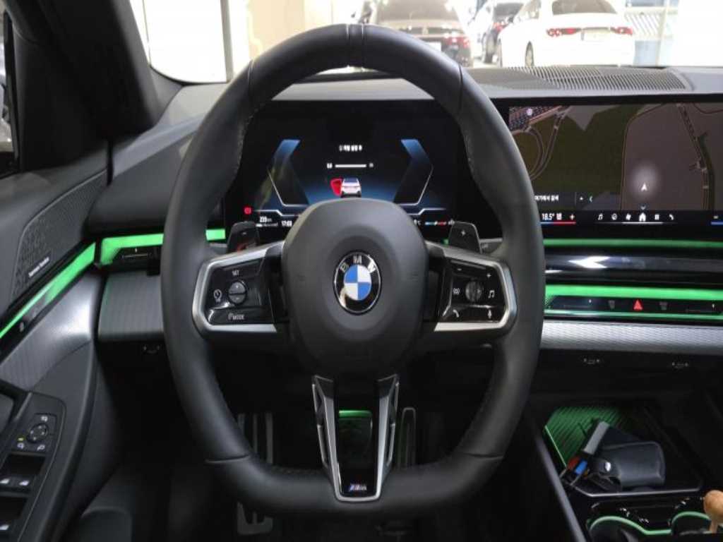 BMW 5 Series - Vista 5