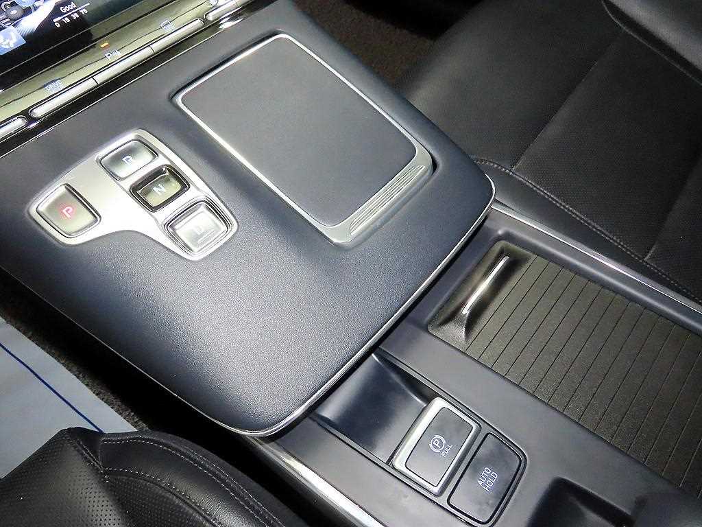 HYUNDAI Grandeur - Vista 12