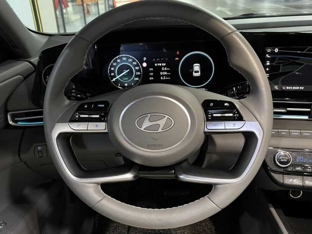 HYUNDAI Avante - Vista 11