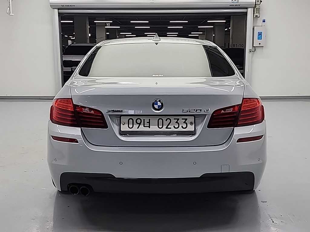 BMW 5 Series - Vista 3