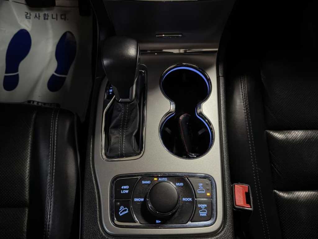 Jeep Cherokee - Vista 11