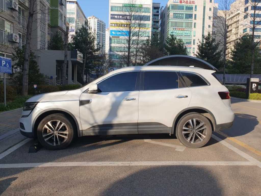 SAMSUNG QM6 - Vista 2