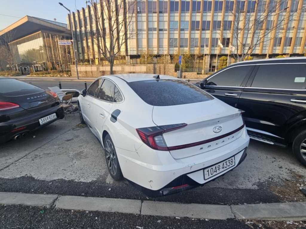 HYUNDAI Sonata - Vista 3