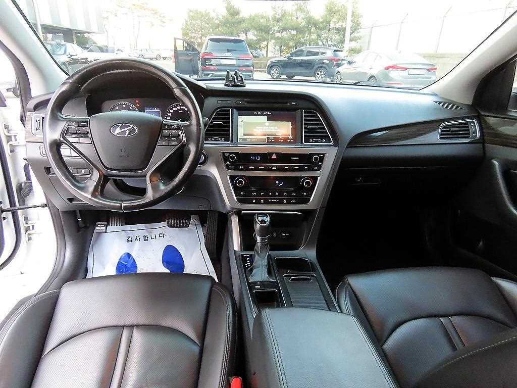 HYUNDAI Sonata - Vista 7