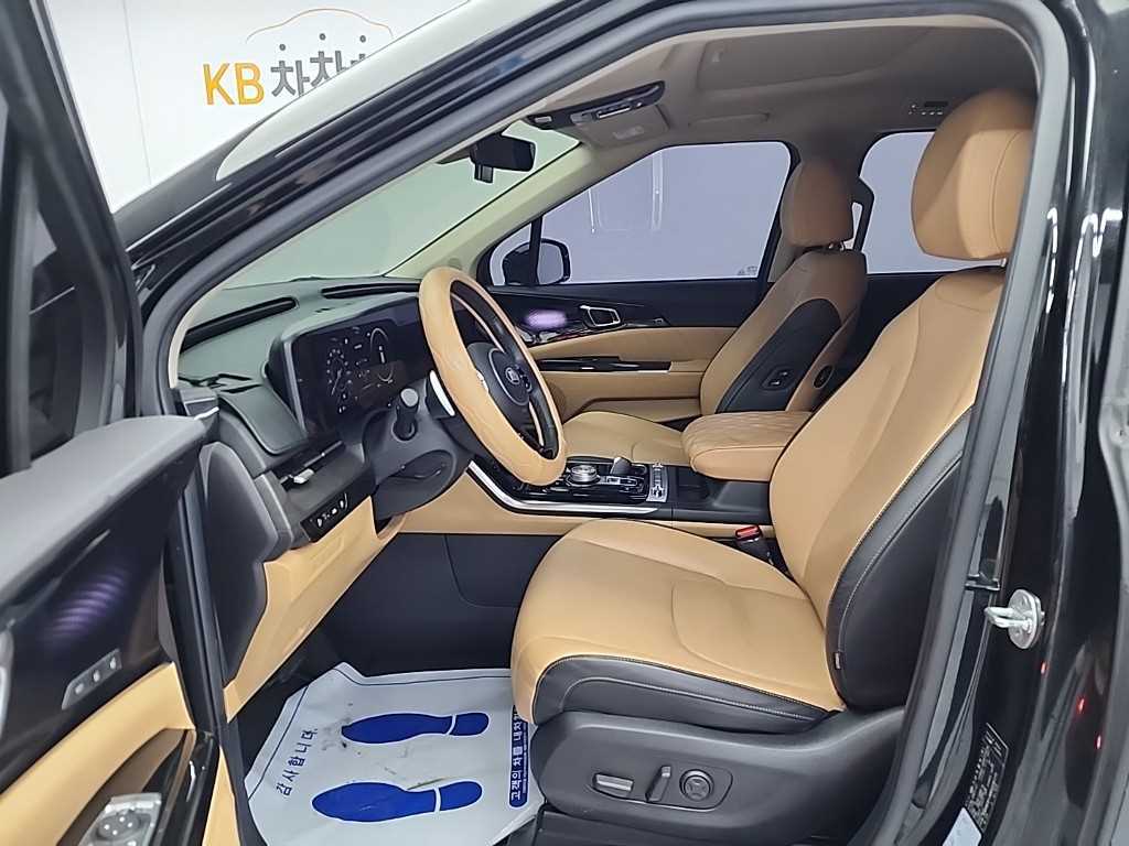 KIA Carnival - Vista 11