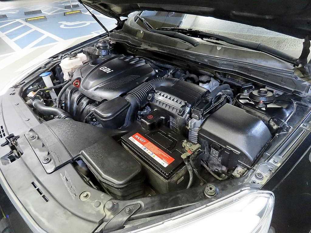 KIA K7 2016 Negro - Importación desde Corea - HF Imports Iquique - Foto 18