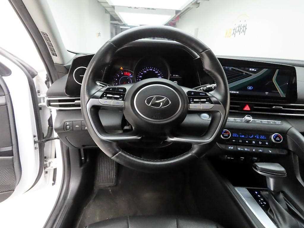 HYUNDAI Avante - Vista 7