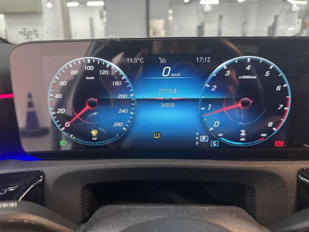 Mercedes Benz A Class - Vista 9