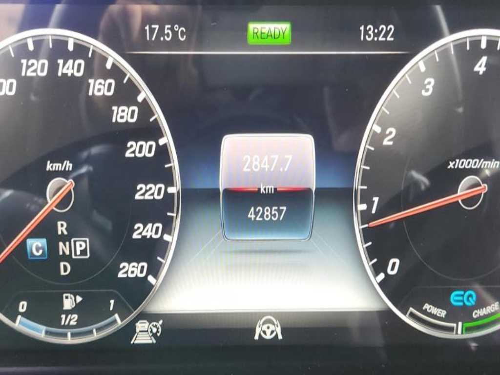 Mercedes Benz E class - Vista 9