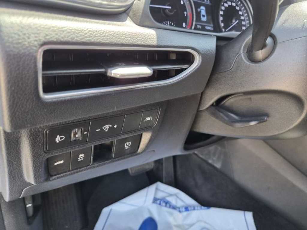 HYUNDAI Sonata - Vista 12