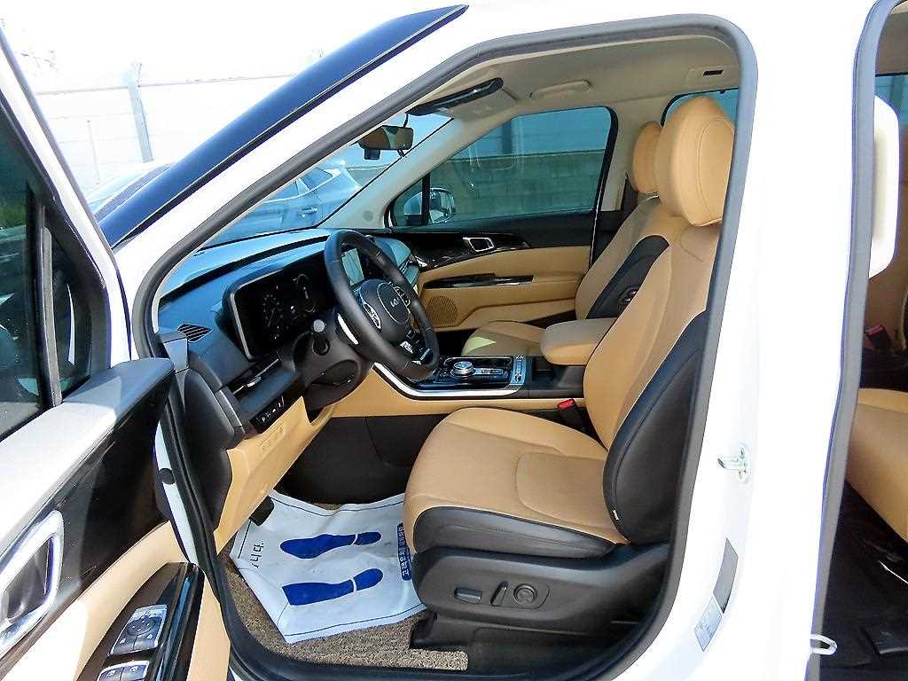 KIA Carnival - Vista 5