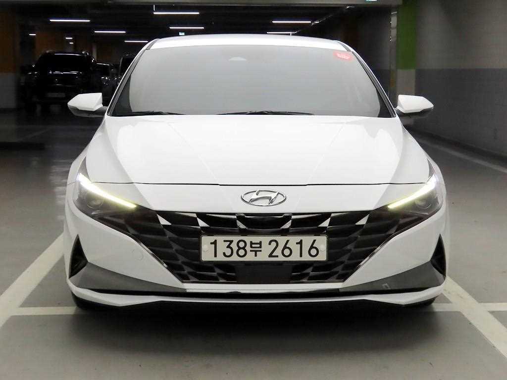 HYUNDAI Avante - Vista 2