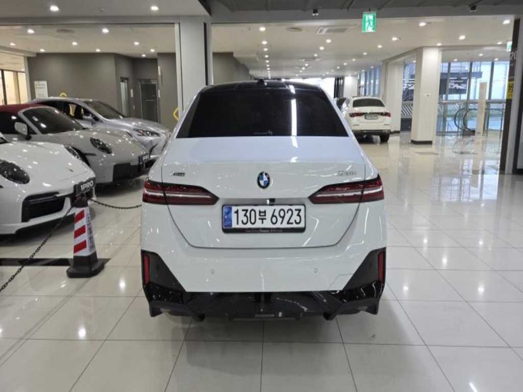 BMW 5 Series - Vista 3