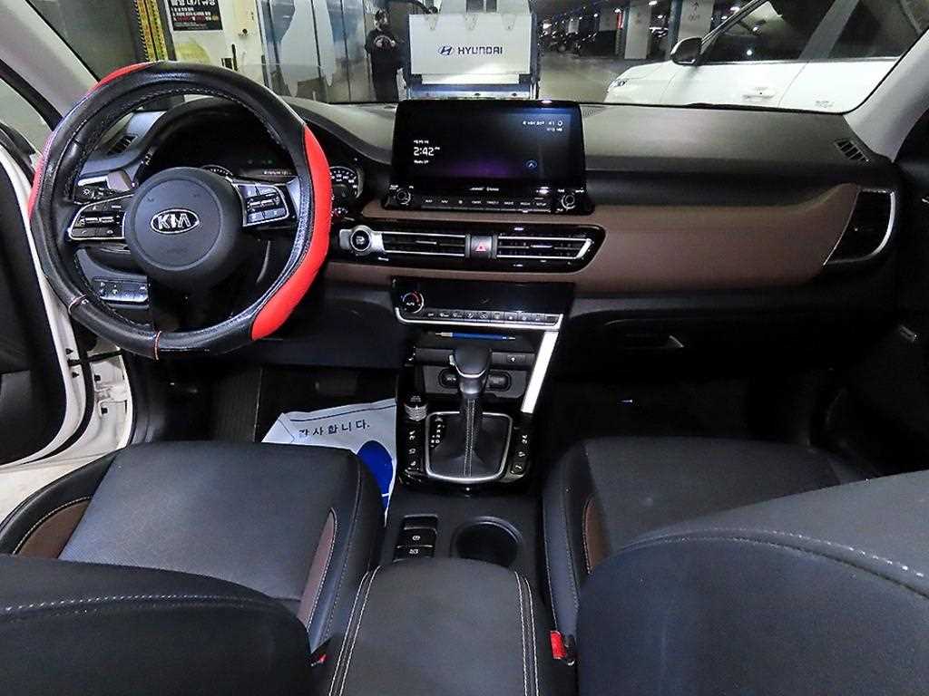KIA Seltos - Vista 10