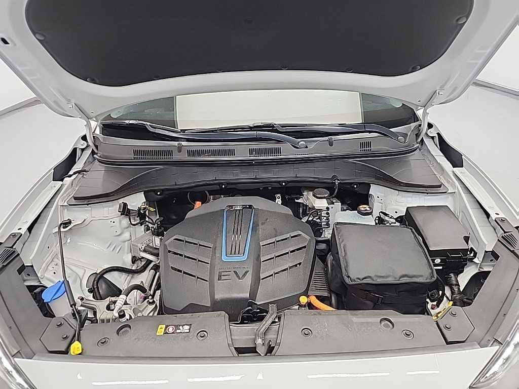 HYUNDAI Kona - Vista 5