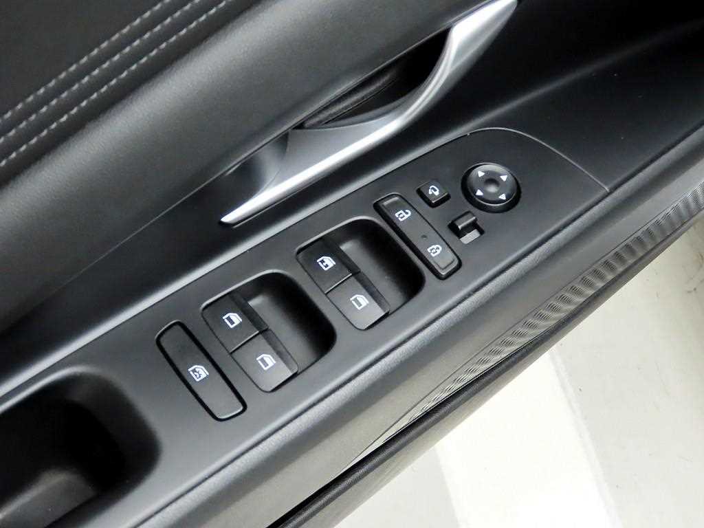 HYUNDAI Avante - Vista 11