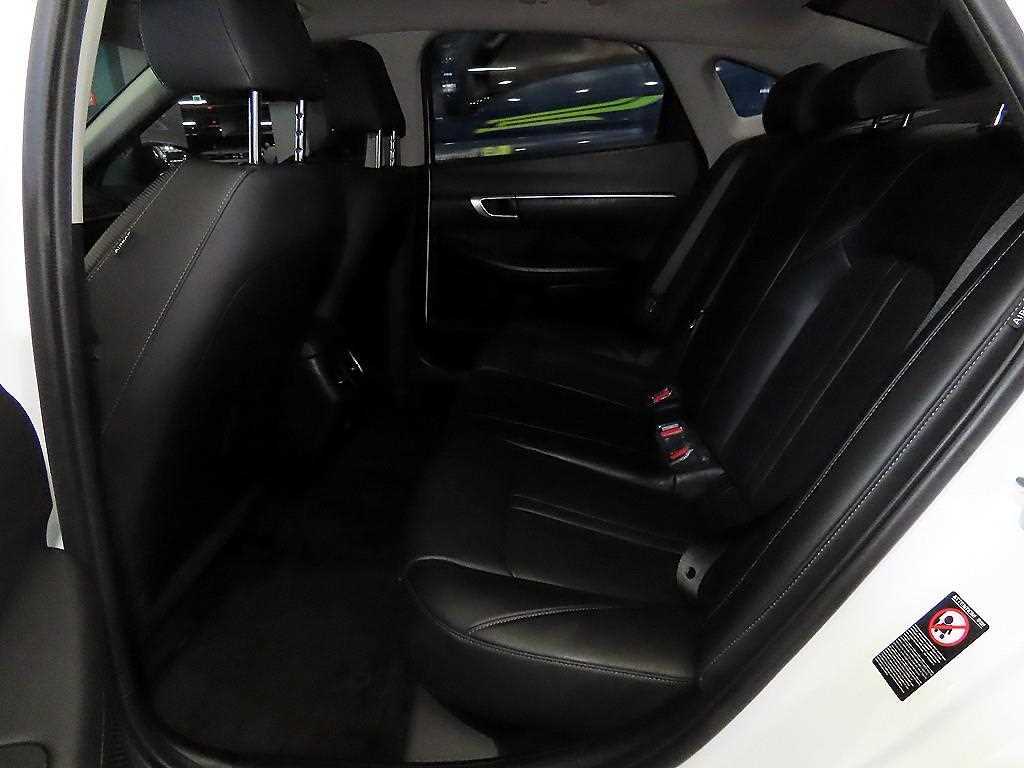 HYUNDAI Sonata - Vista 7