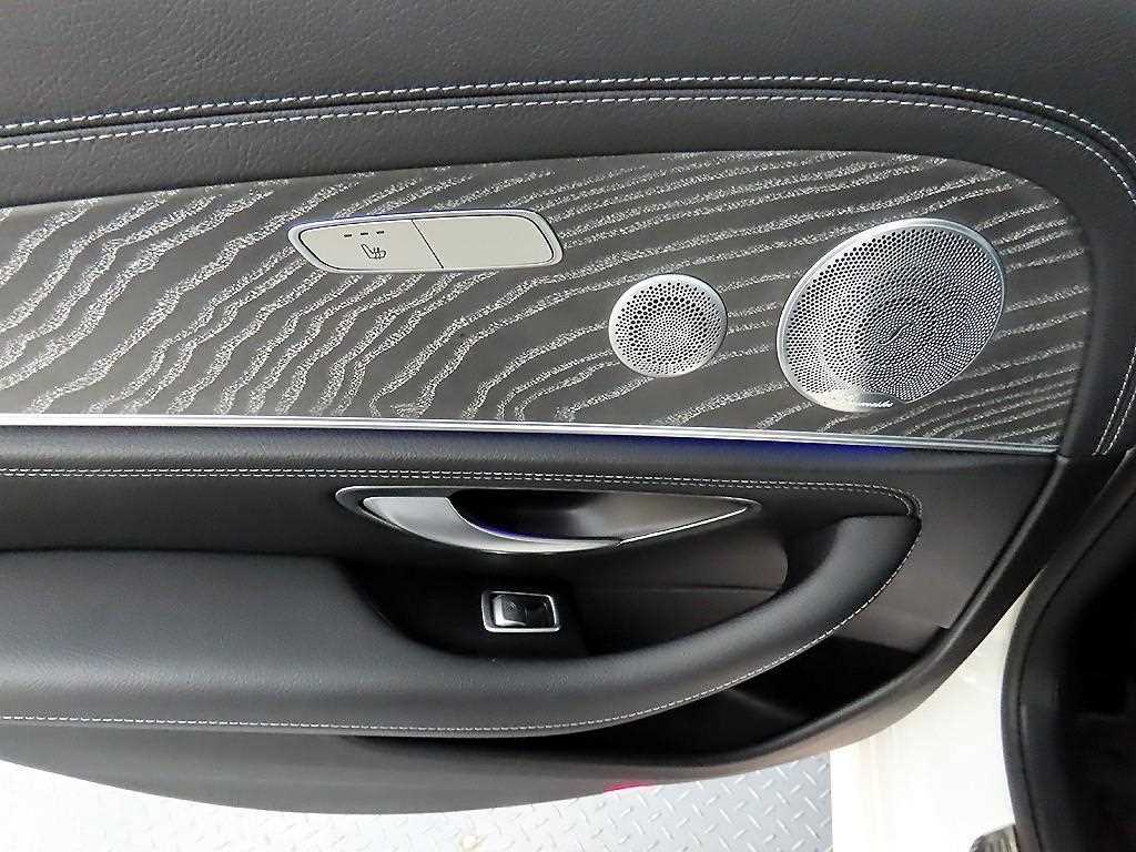 Mercedes Benz E class - Vista 12