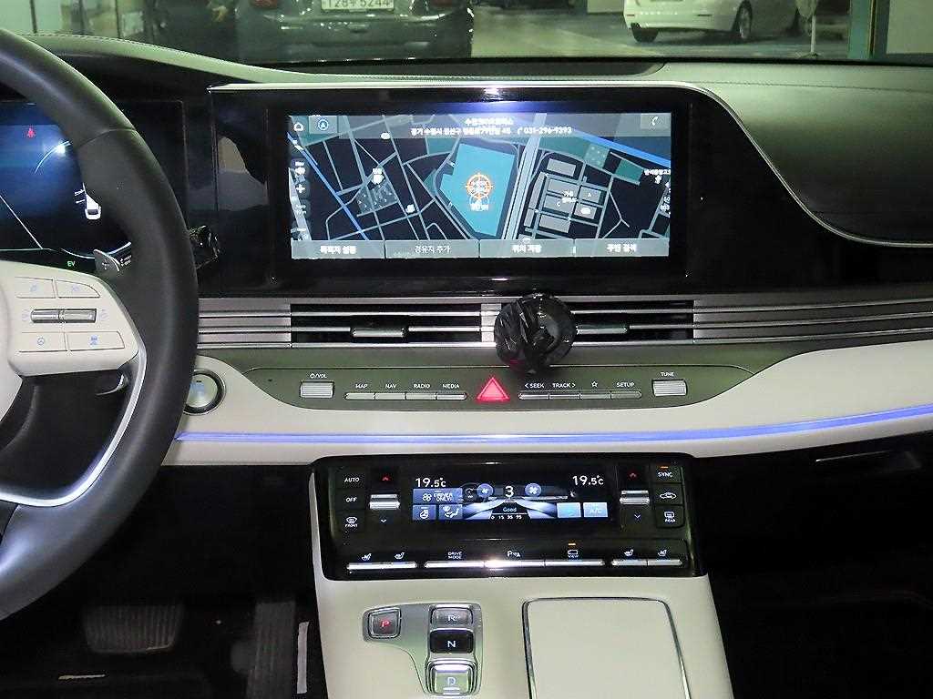 HYUNDAI Grandeur - Vista 11