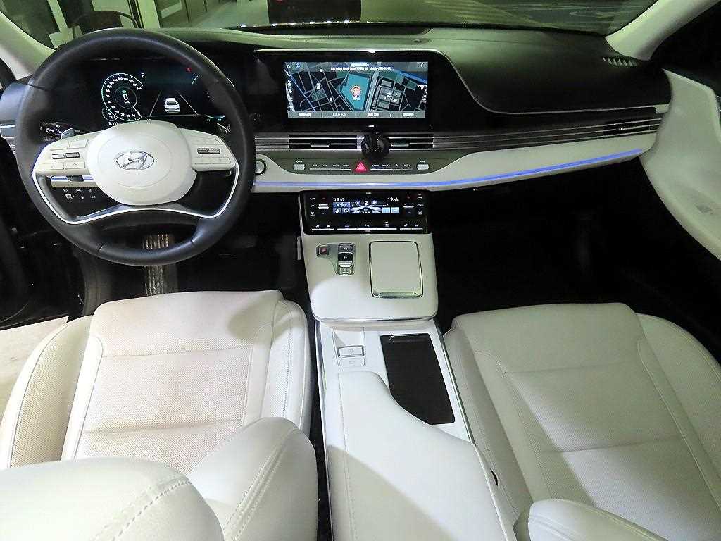 HYUNDAI Grandeur - Vista 10