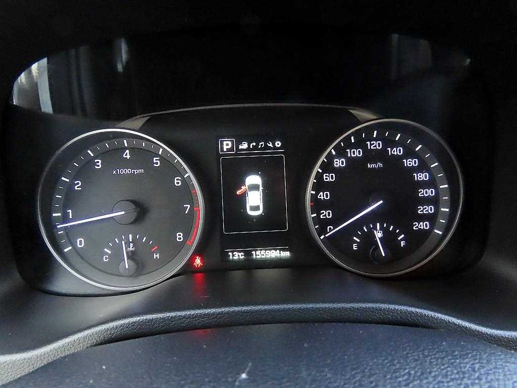 HYUNDAI Avante - Vista 9