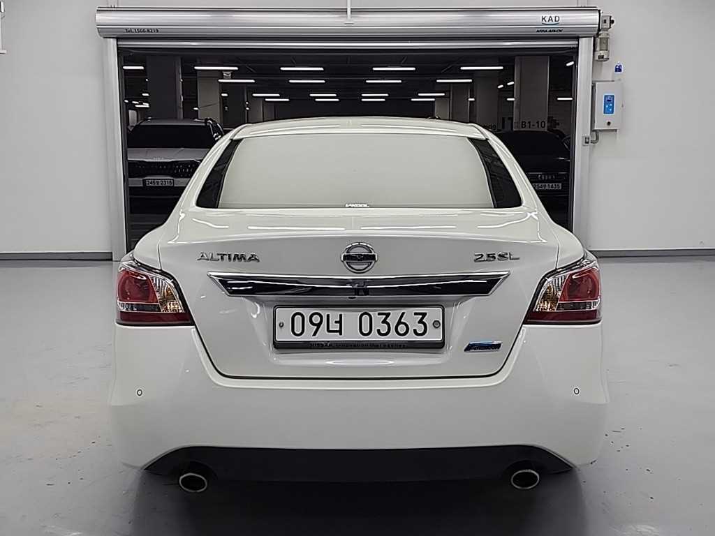 Nissan Altima - Vista 3