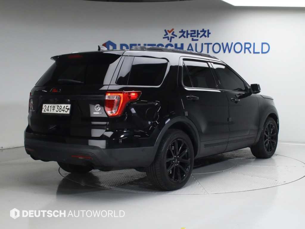 Ford Explorer - Vista 2