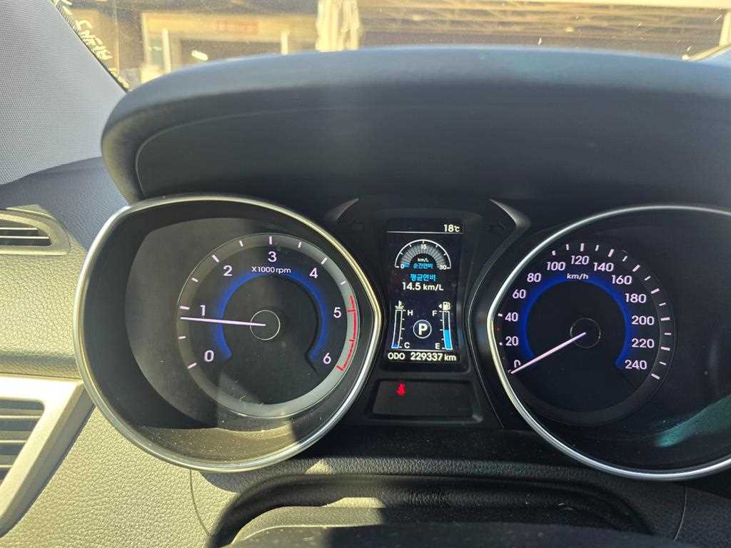 HYUNDAI i30 - Vista 4