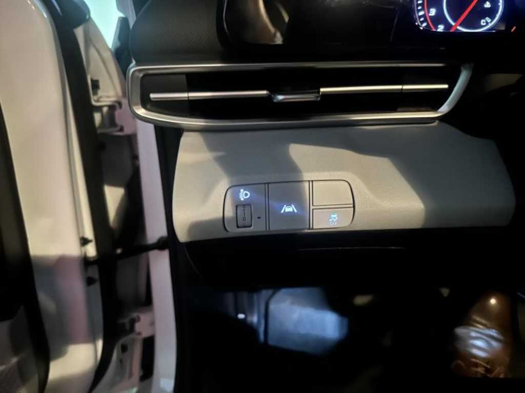 HYUNDAI Avante - Vista 10