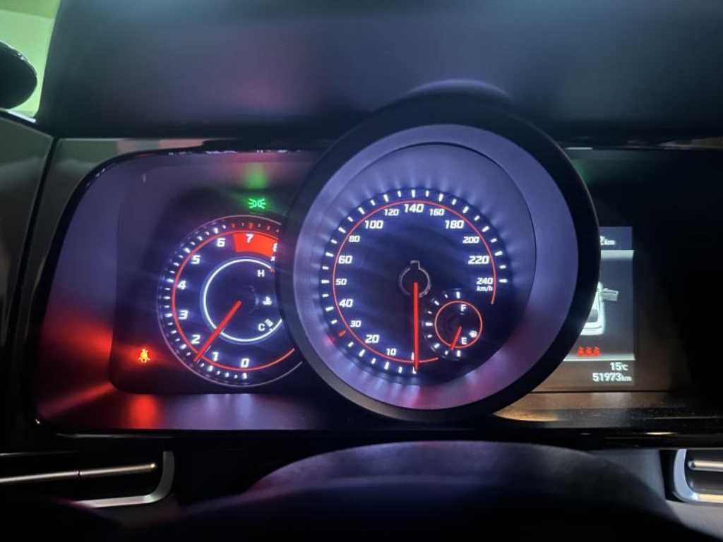 HYUNDAI Avante - Vista 4