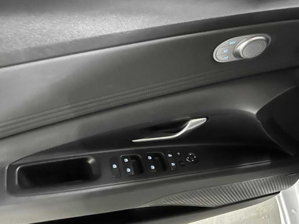 HYUNDAI Avante - Vista 12