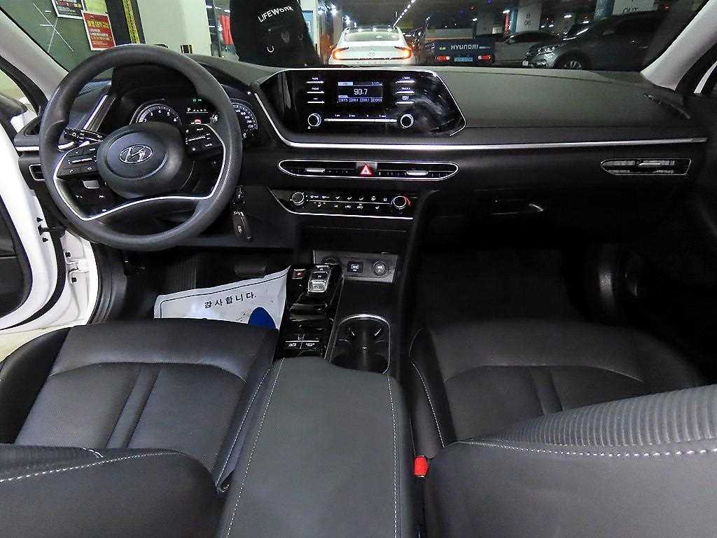 HYUNDAI Sonata - Vista 10