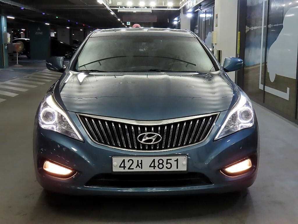 HYUNDAI Grandeur - Vista 2