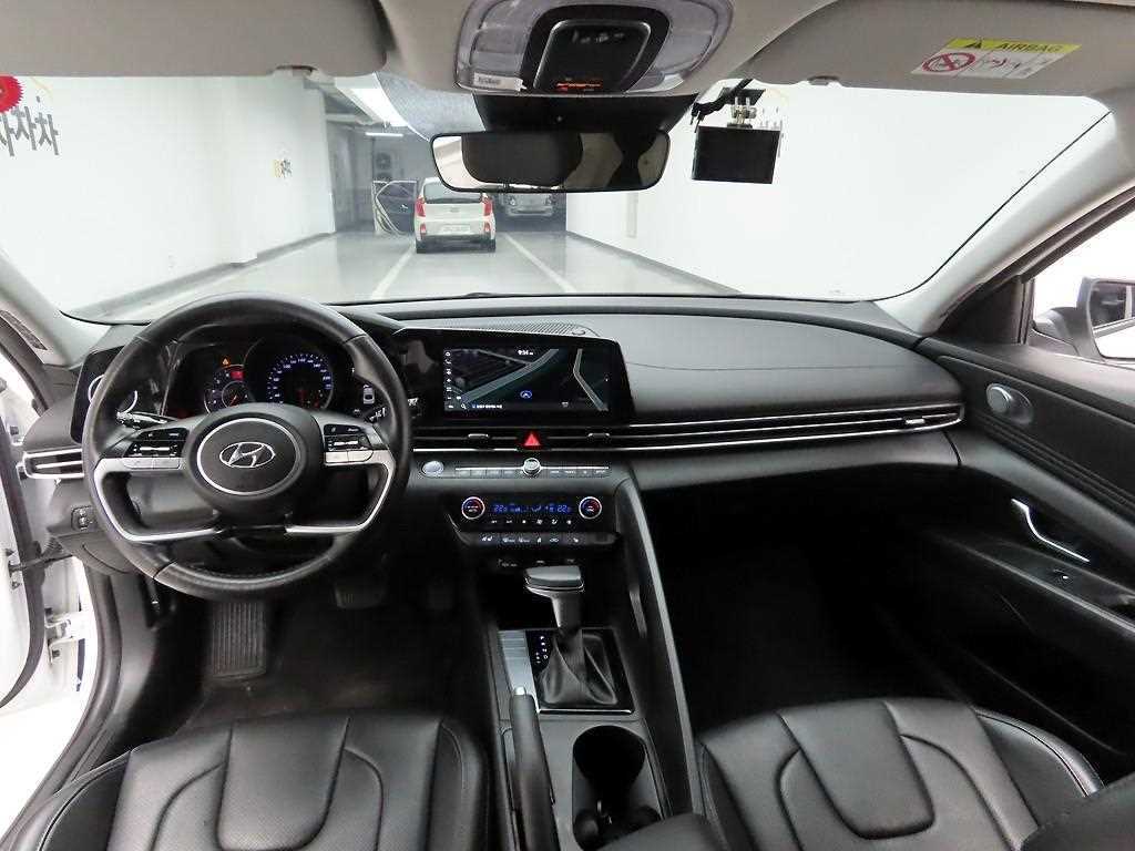 HYUNDAI Avante - Vista 6