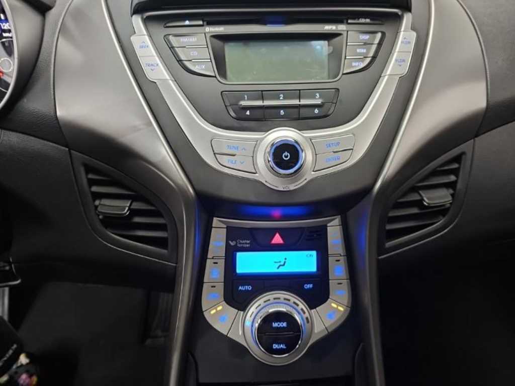 HYUNDAI Avante 2012 Gris - Importación desde Corea - HF Imports Iquique - Foto 13