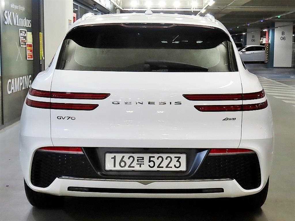 Genesis GV70 - Vista 5