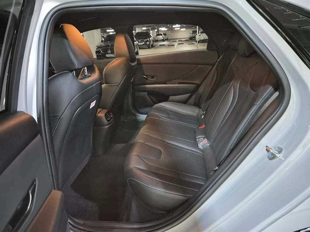 HYUNDAI Avante - Vista 7