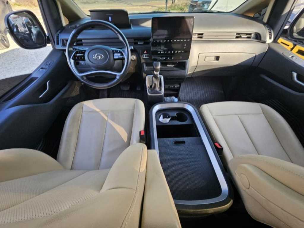HYUNDAI Staria - Vista 4