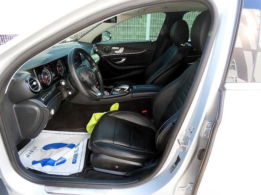 Mercedes Benz E class - Vista 5