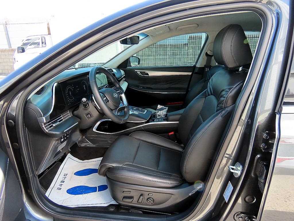 HYUNDAI Grandeur - Vista 5