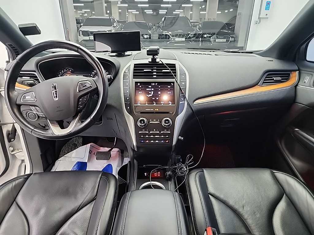 Lincoln MKC - Vista 7