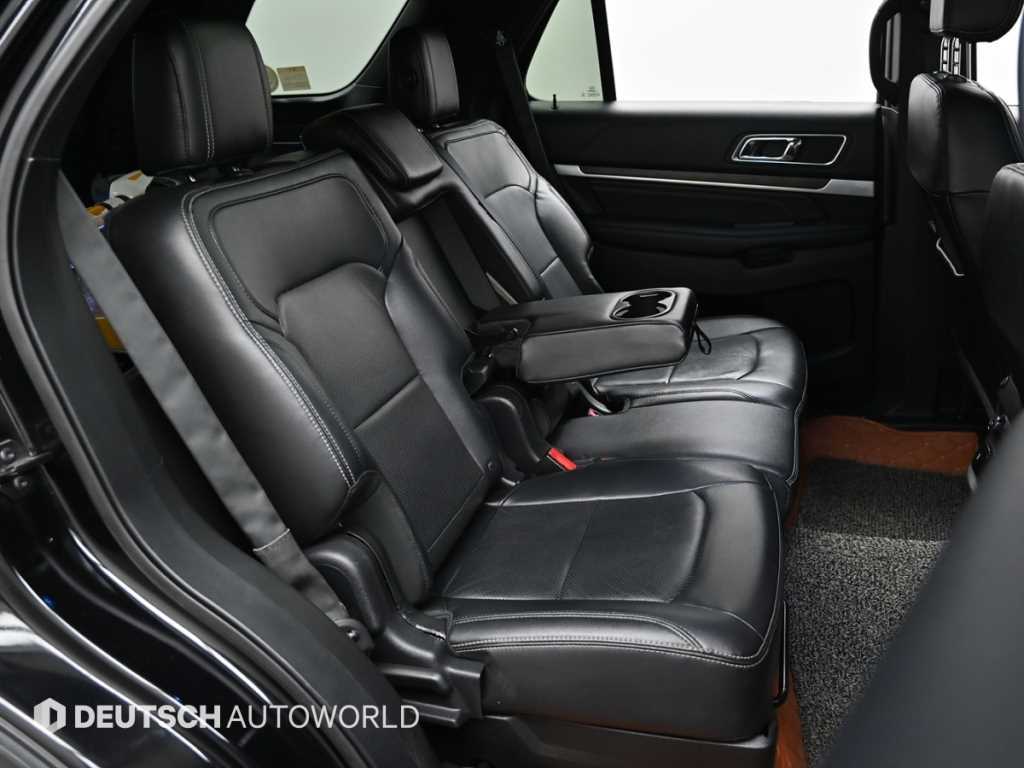 Ford Explorer - Vista 12