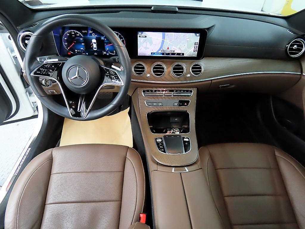 Mercedes Benz E class - Vista 7