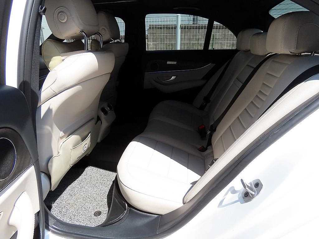 Mercedes Benz E class - Vista 6